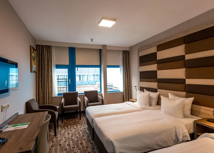 Xo Hotels Blue Square